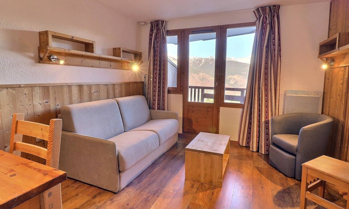 La Perriere Apartment | Comfortable 2-Bedroom, Ski-In/Ski-Out, Near Shops