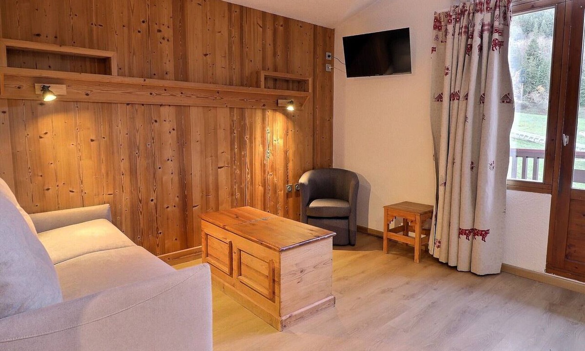La Perriere Apartment | Comfortable 2 Rooms, Ski-In/Ski-Out, Near Shops