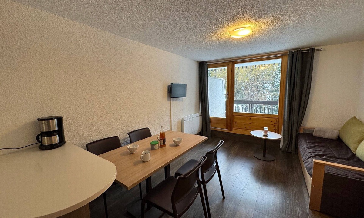 Chantemerle Apartment | Comfortable studio near slopes with bunk beds & parking