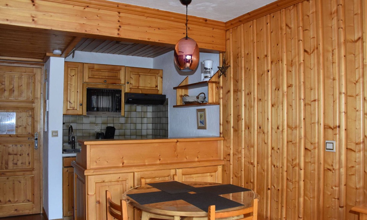 Pralognan-la-Vanoise Apartment | Cosy 2-room apartment in center, balcony, 4 pers