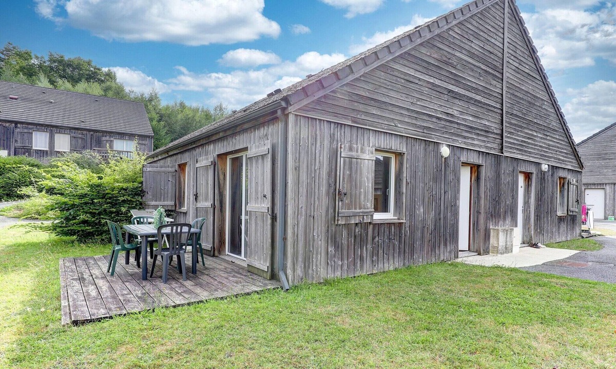 Egletons House | Cosy apartment near Égletons Town