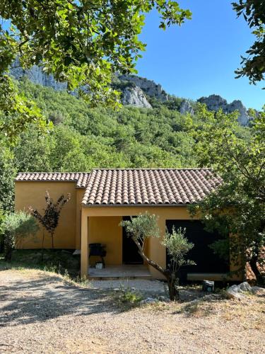 Mimet House | Cosy Home Stay