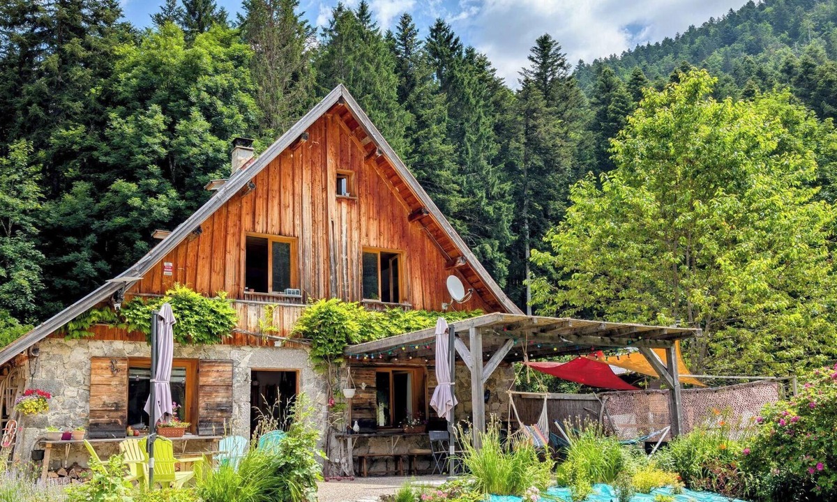 Saint-Pierre-d'Entremont House | Cottage in a Traditional Mountain Chalet in the Heart of Chartreuse
