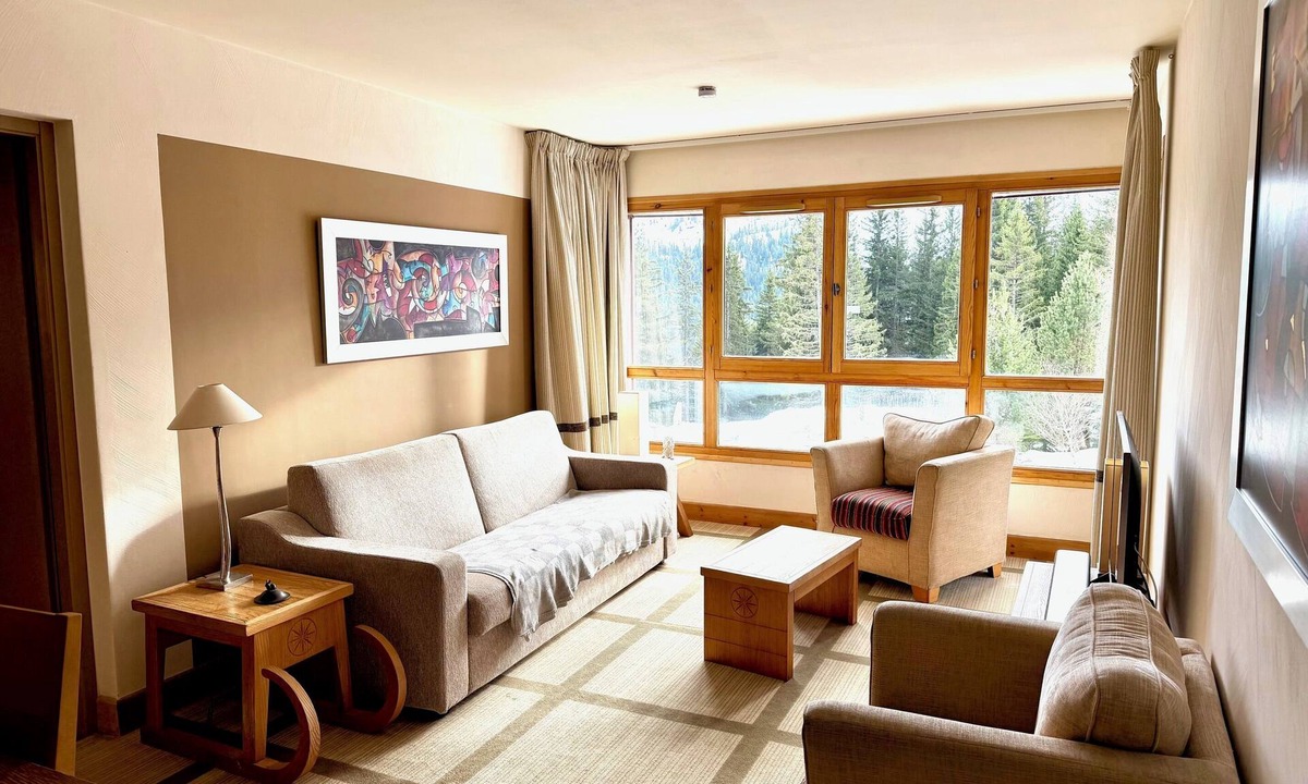 Flaine Apartment | Cozy 2-bedroom apartment in charming Flaine with swimming pool- ski in&out