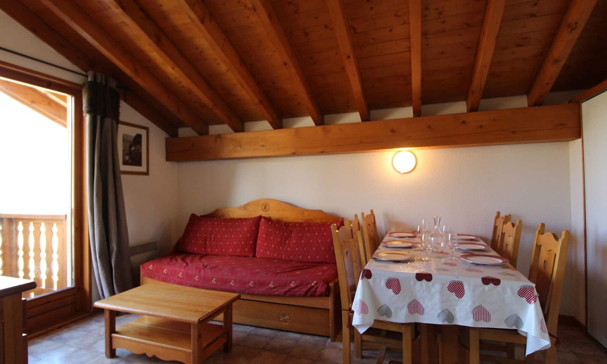 Lanslevillard Apartment | Cozy Apartment for 6 in Val Cenis Village, Close to Ski Slopes and Amenities