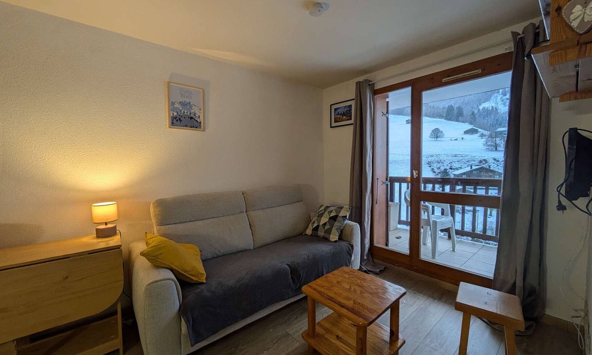 Areches Apartment | Cozy Apartment in Arêches - Ski-in/Ski-out, Terrace, Pool Access, Sleeps 4