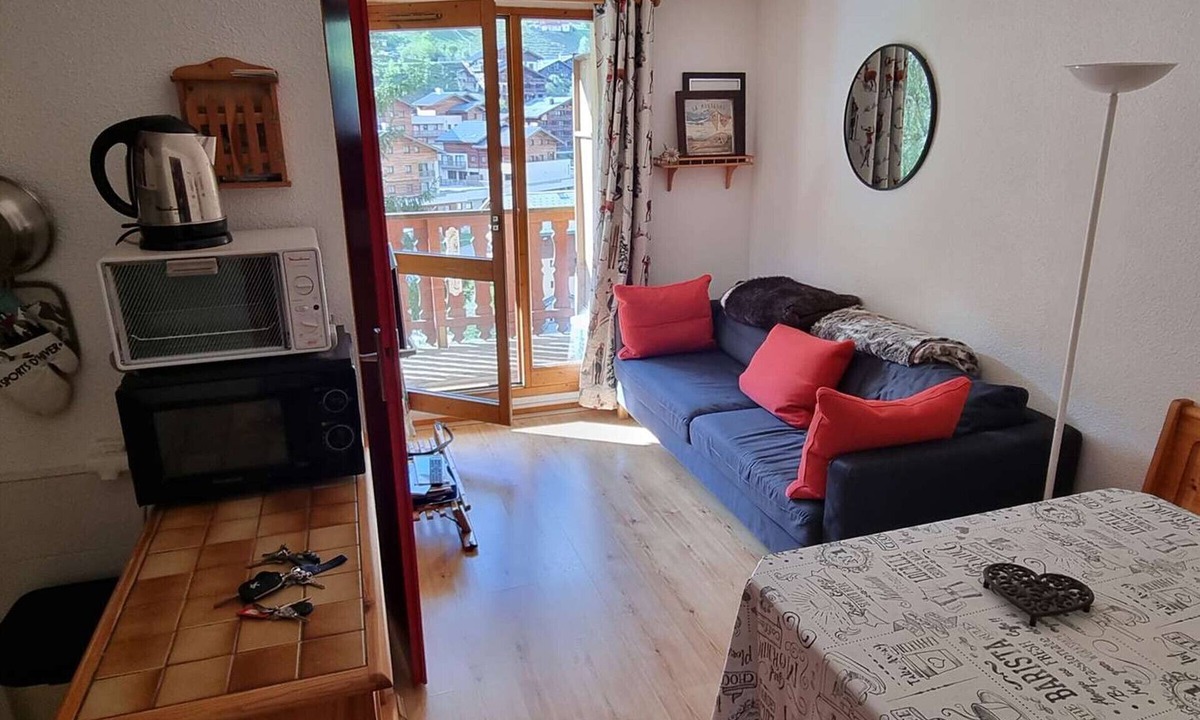 Areches Apartment | Cozy apartment 3-5 pers, pool, near slopes, village center