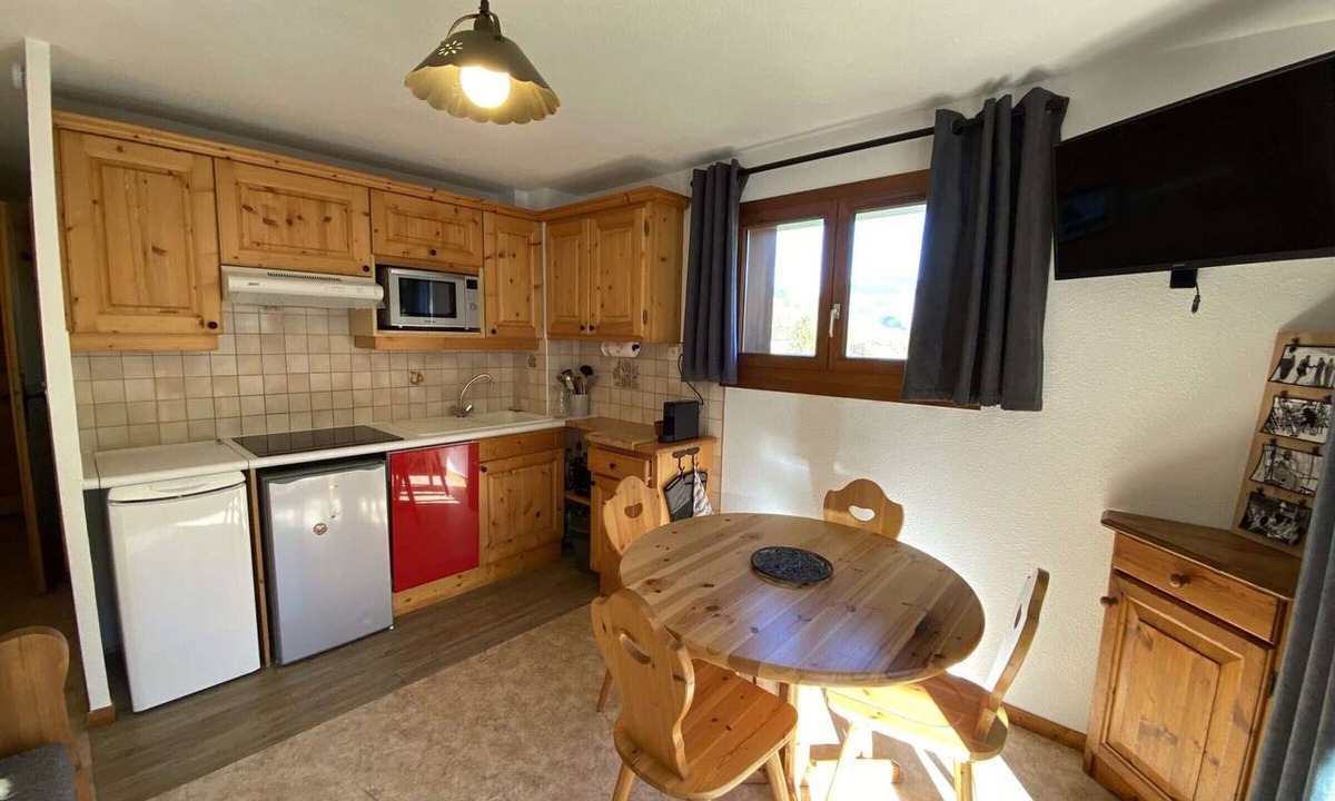 Areches Apartment | Cozy apartment, nice view - 6 guests