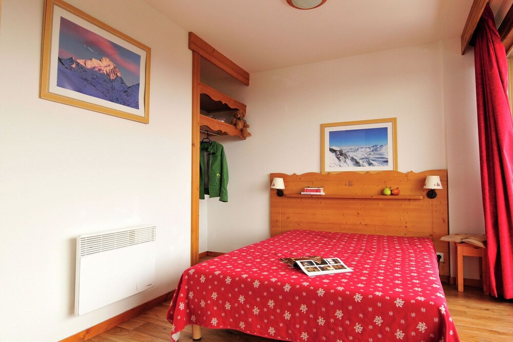 Chamrousse Apartment | Cozy apartment with a balcony located in Chamrousse