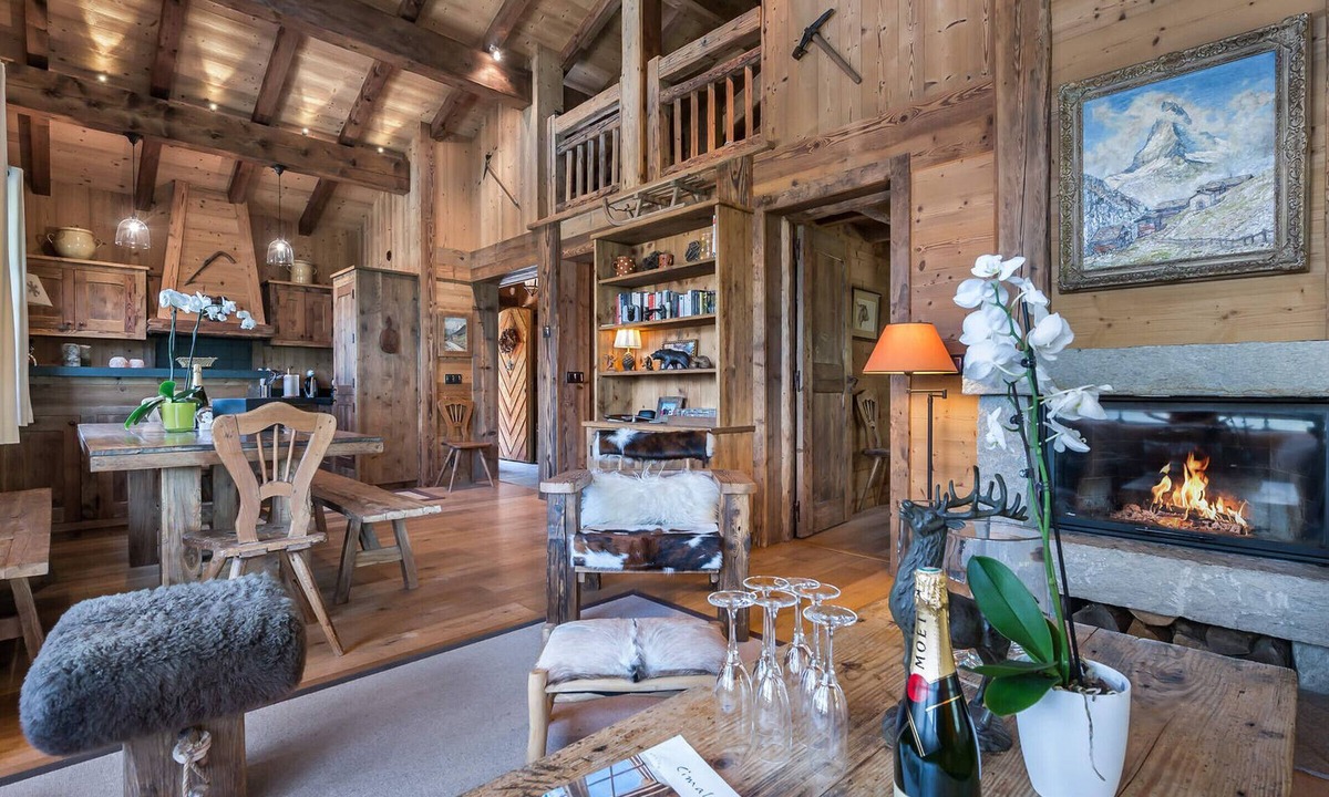 Courchevel Ski Chalet | Cozy chalet for 10 adults & 2 kids in Courchevel with wellness area