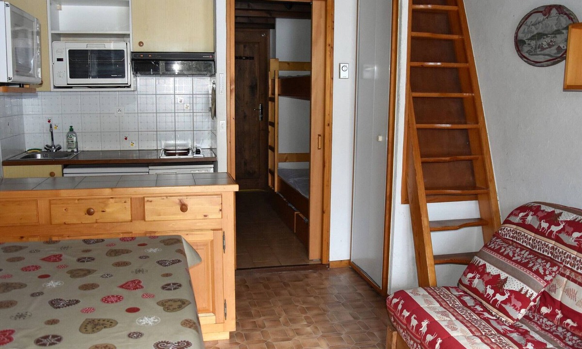 Pralognan-la-Vanoise Apartment | Cozy studio near slopes, quiet with closed garage