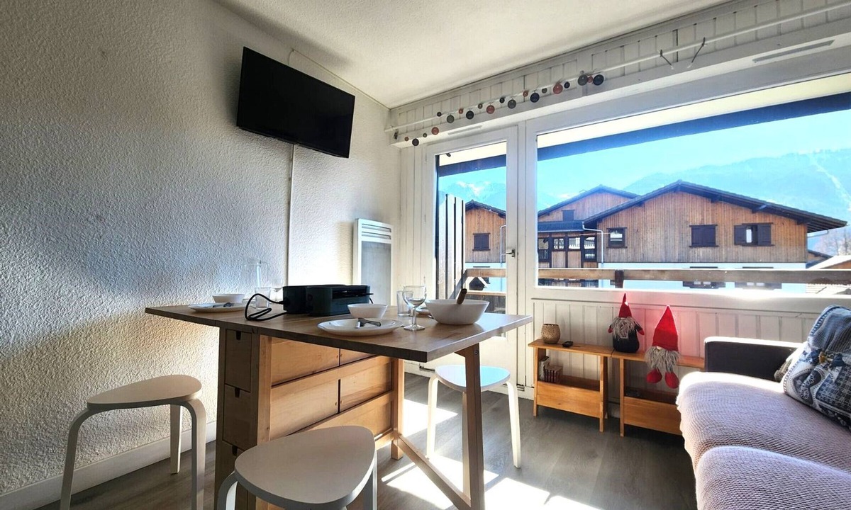 Samoens Apartment | Cozy studio for 4 with balcony and pets allowed in Samoëns