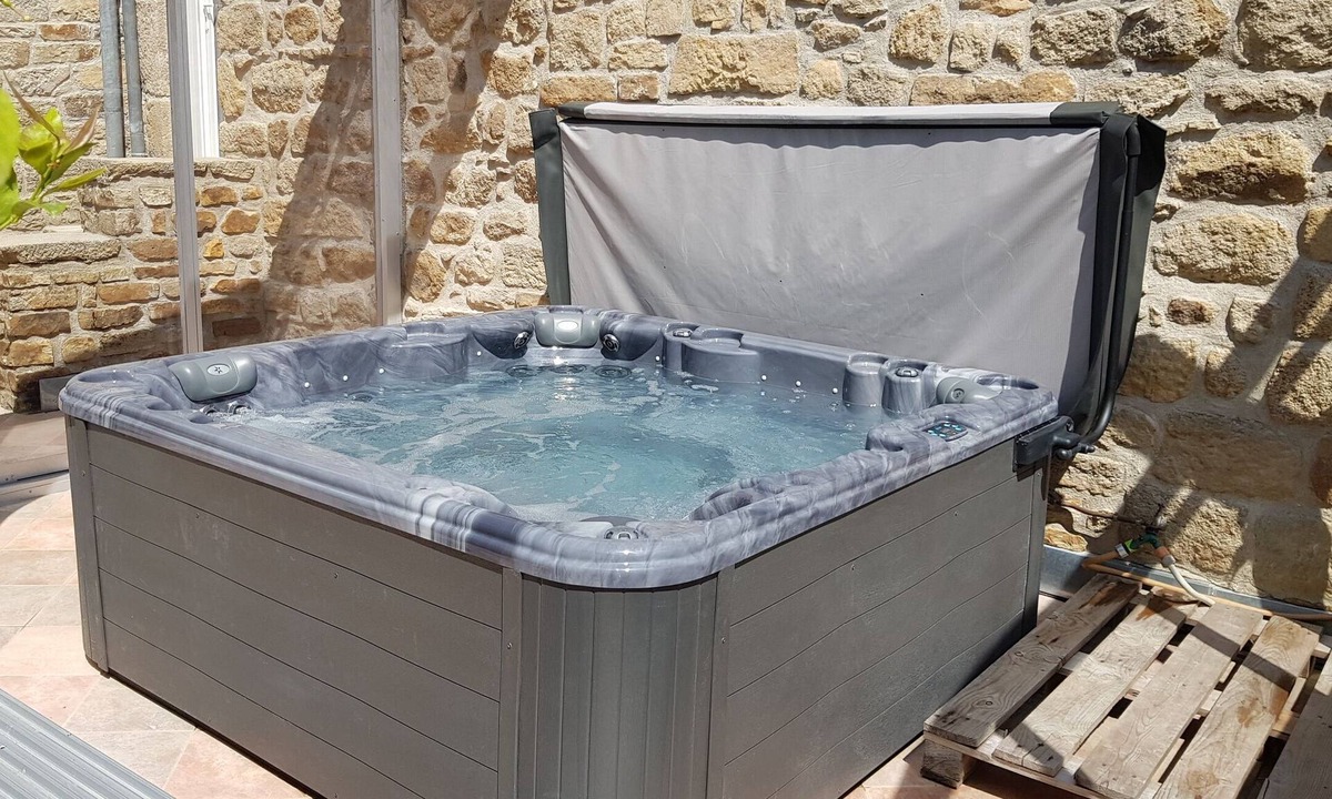 Les Assions House | Enclosed and spacious gîte, air-conditioned rooms, SPA, Closed garage, Beaches 5km max.