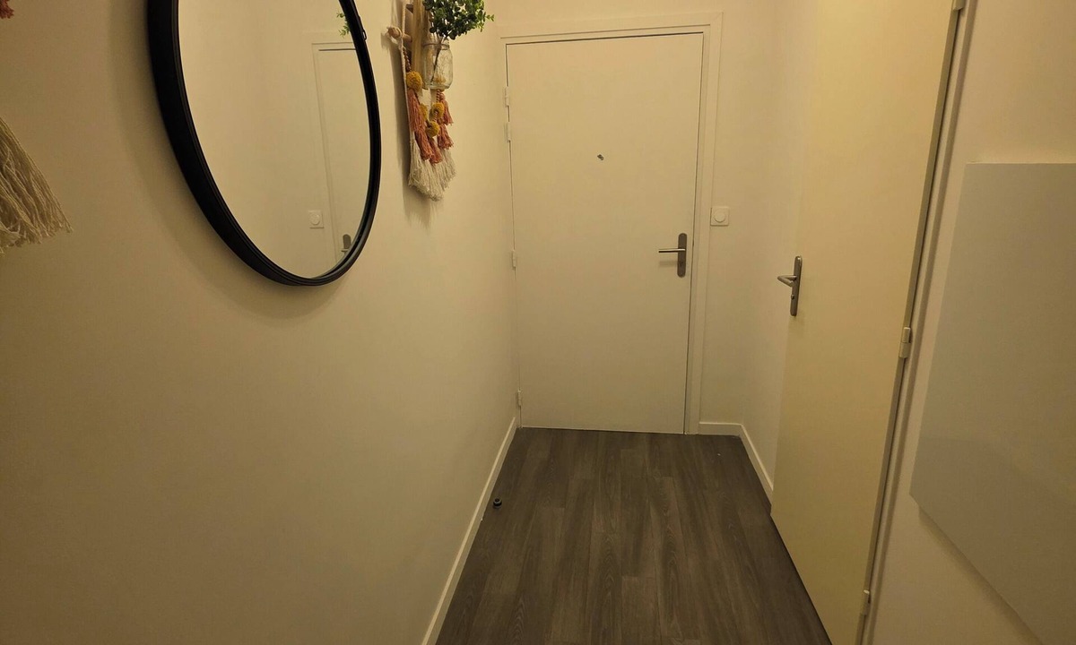 Champs Elysees Apartment | Escale Zen & Loggia: 5 min from the train station (Direct Paris) + Parking
