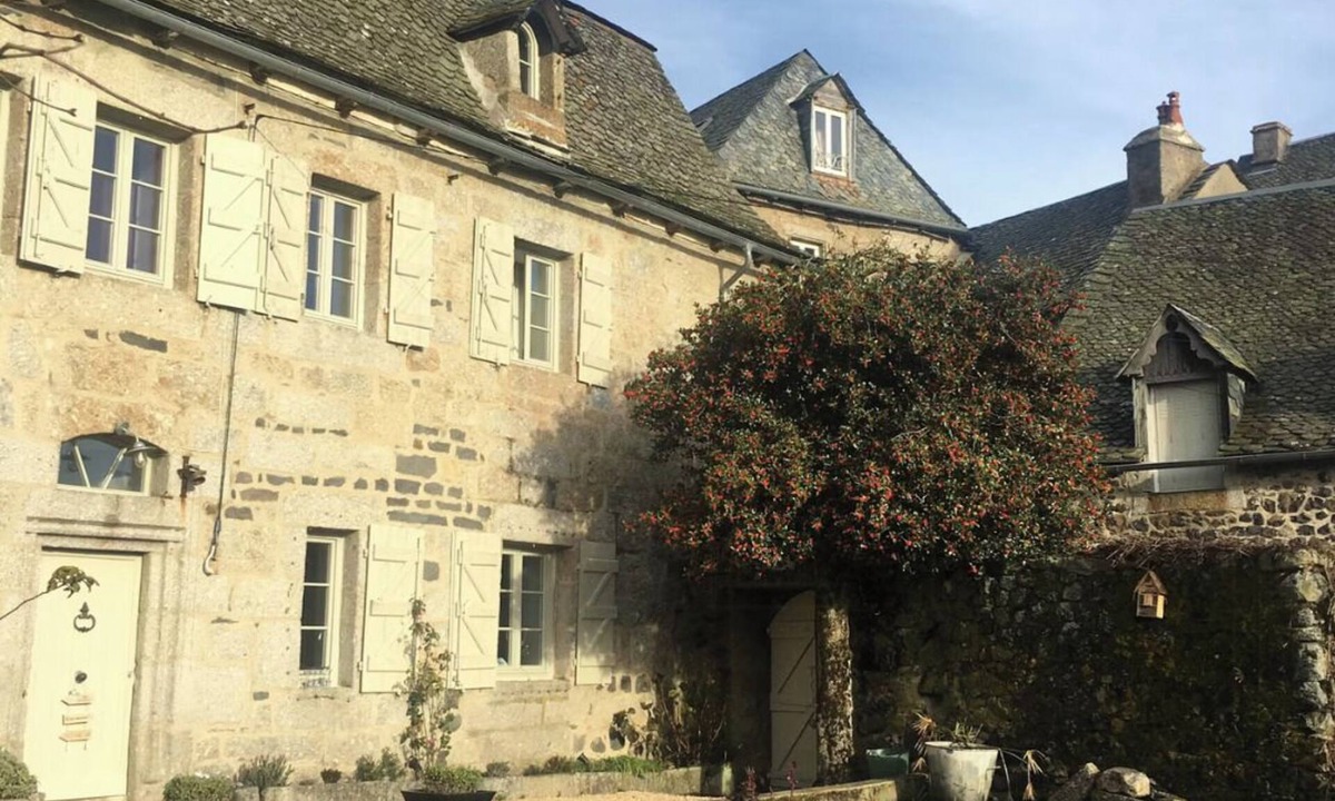Saint-Urcize House | Former presbytery with garden in Aubrac