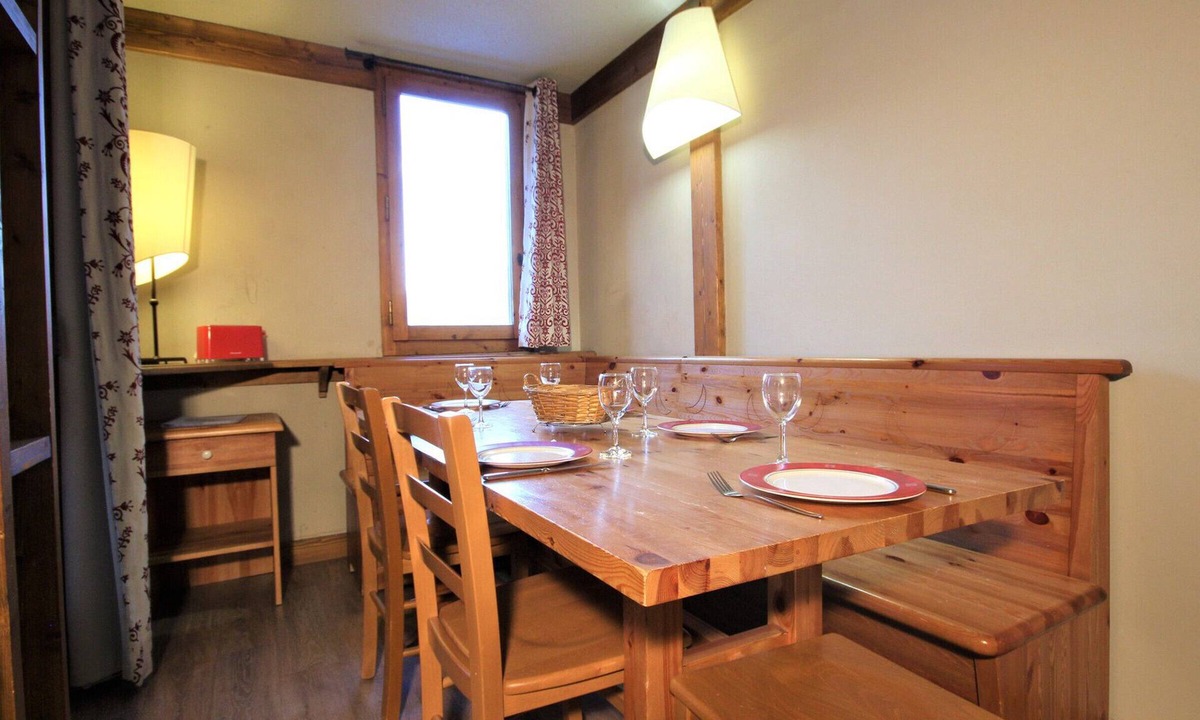 Montchavin Apartment | Renovated apartment near center, 2 bedrooms, 6 people, balcony, ski lockers