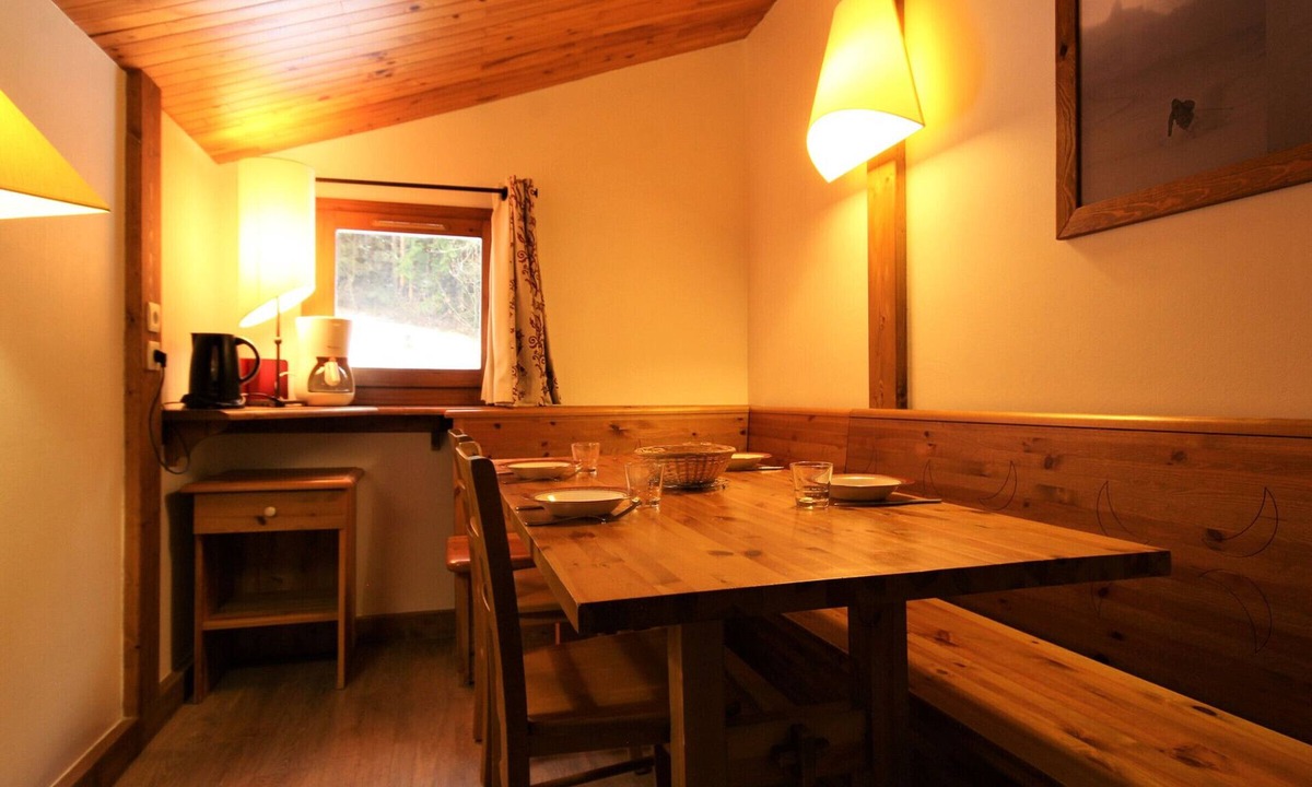 Montchavin Apartment | Spacious apartment near center, balcony