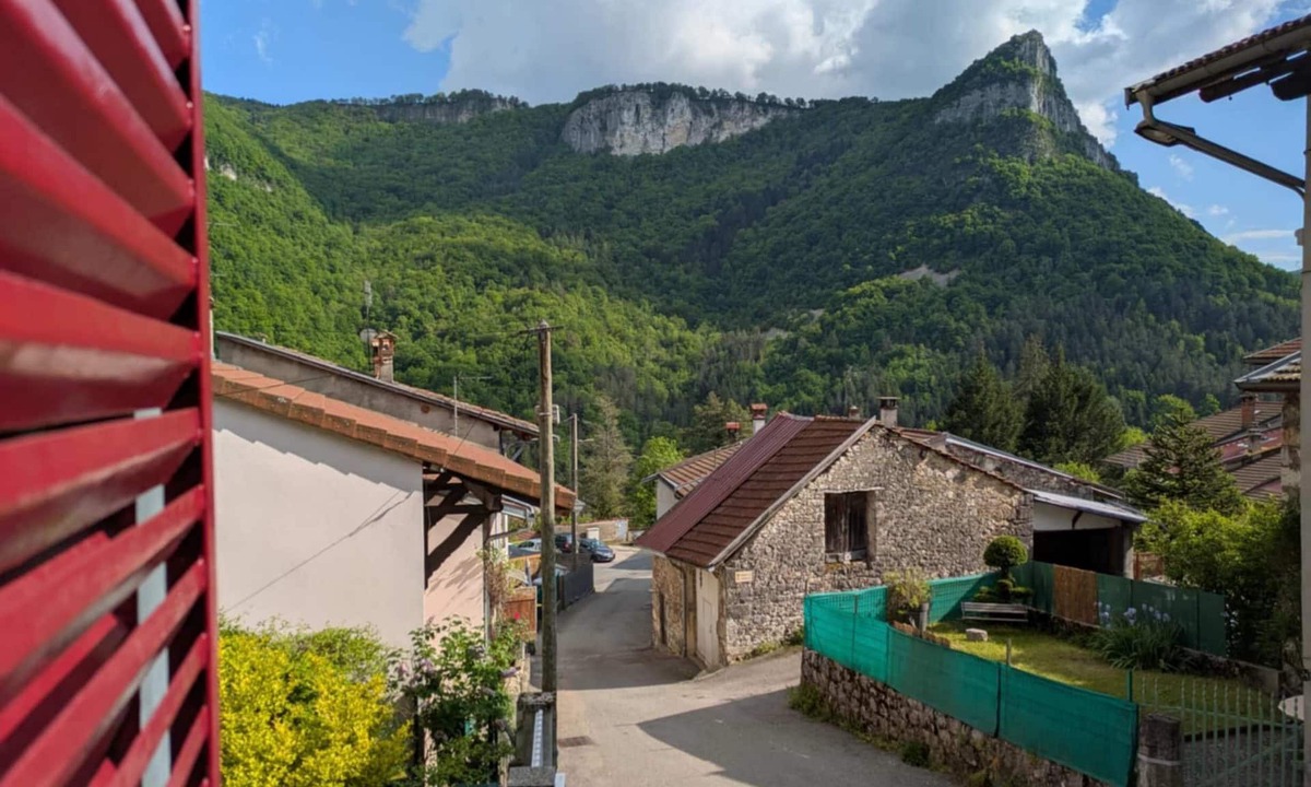 Tenay Cottage | Gîte sous les Etoiles du Bugey, nature and cocooning getaway, pets welcome