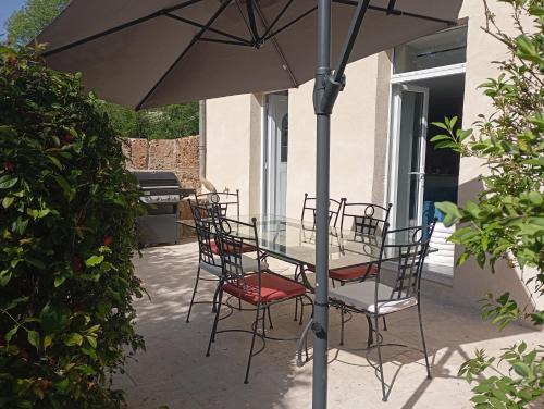 Marcillac-Vallon House | Gite La maison du gardien