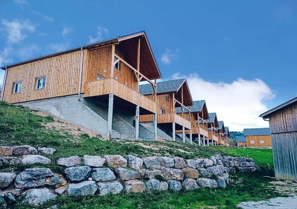 Charchilla Ski Chalet | Gites Jura Sud