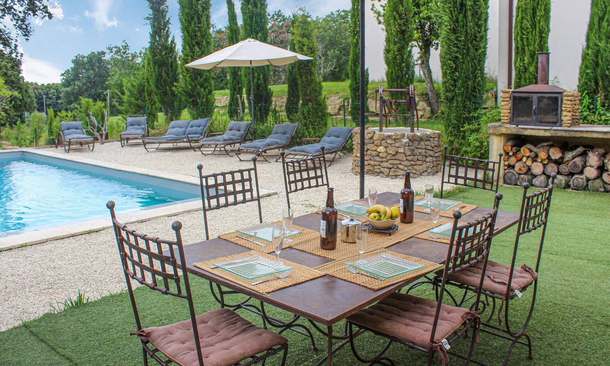 Grignan House | Gorgeous home in Grignan with private swimming pool, can be inside or outside