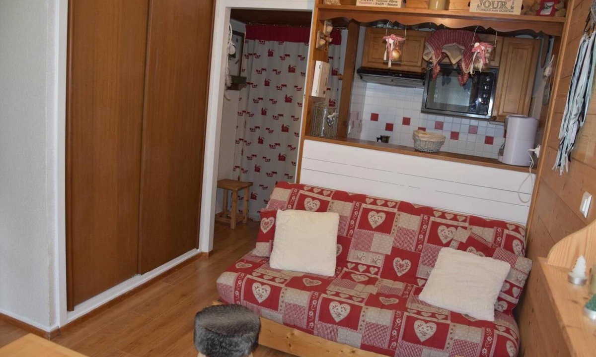 Pralognan-la-Vanoise Apartment | Ground floor, swimming pool, terrace, tv, ski locker, 21m², Pralognan-la-Vanoise
