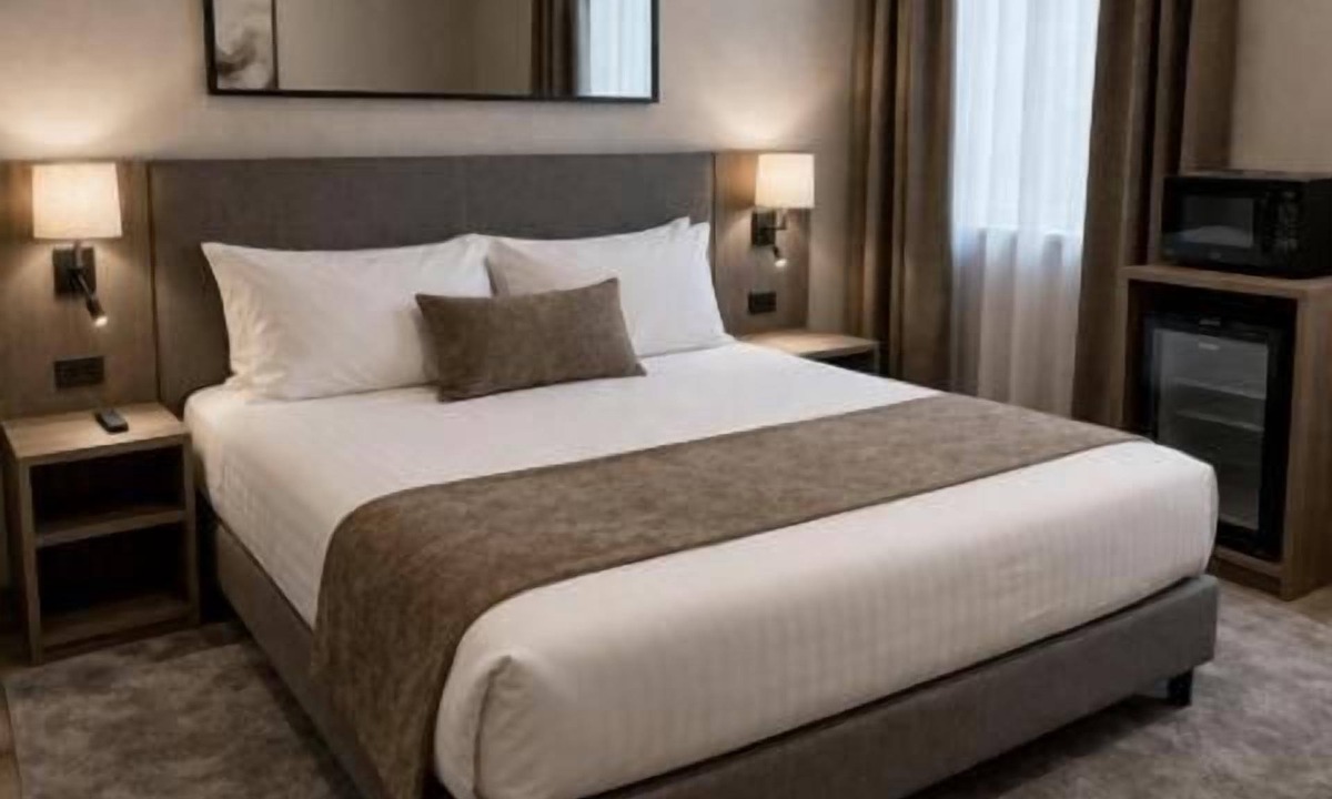 Roannes-Saint-Mary Hotel | Hôtel Le Castanea