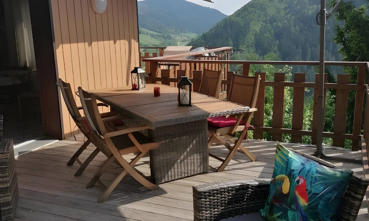Aillon-le-Jerune House | Holiday Home 'D'Aillon' with Mountain Views, Private Terrace, and Wi-Fi