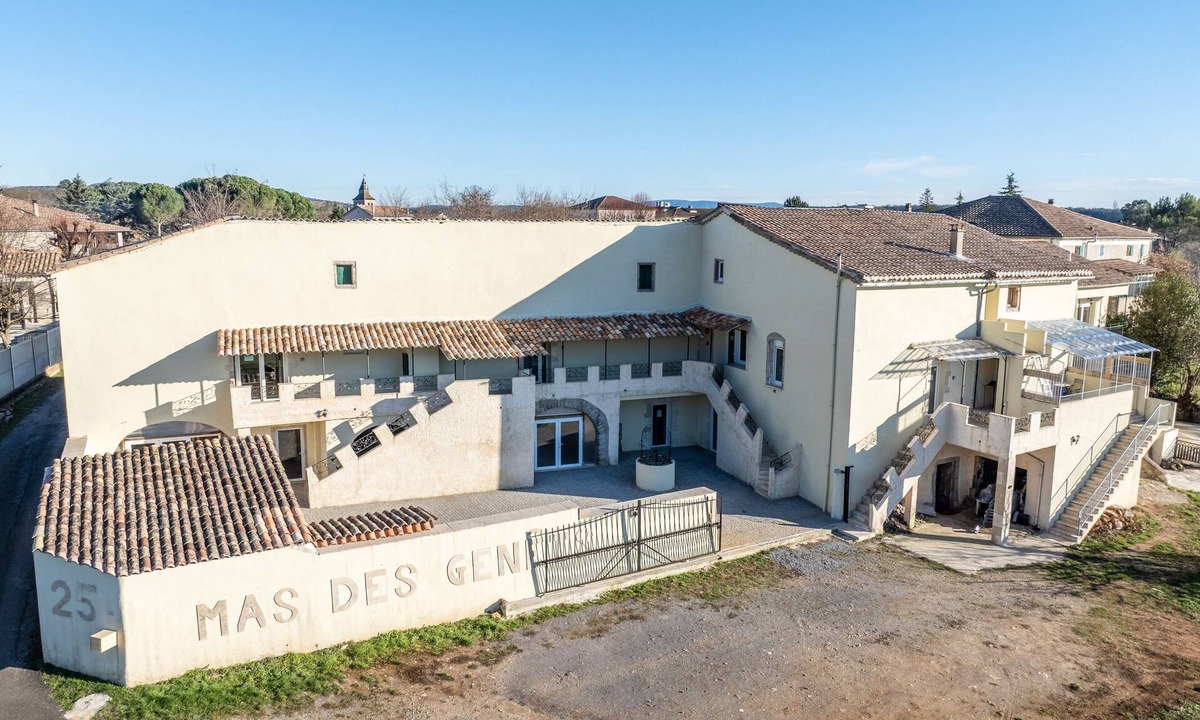 Laurac-en-Vivarais House | Holiday Home 'Mas Des Genêts' with Mountain View, Balcony and Wi-Fi