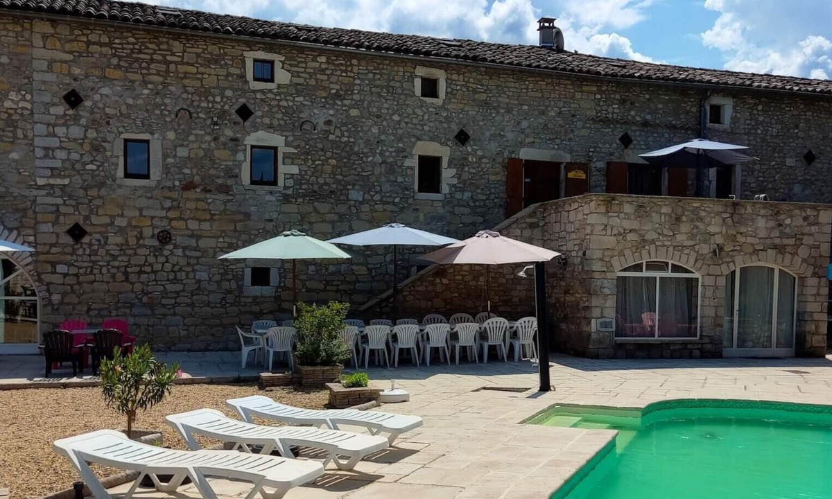 Saint-Alban-sous-Sampzon House | Homerez - Amazing house for 20 ppl. with shared pool and terrace at Grospierres