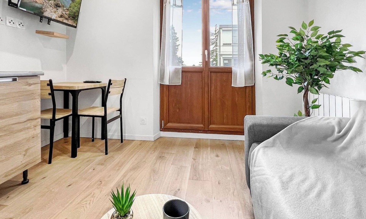 Gaillard Apartment | Homey Arbustro - Studio/Close to border and tram