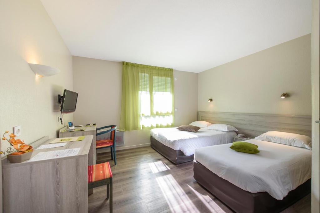 Sarcey Hotel | Hotel Le Chatard