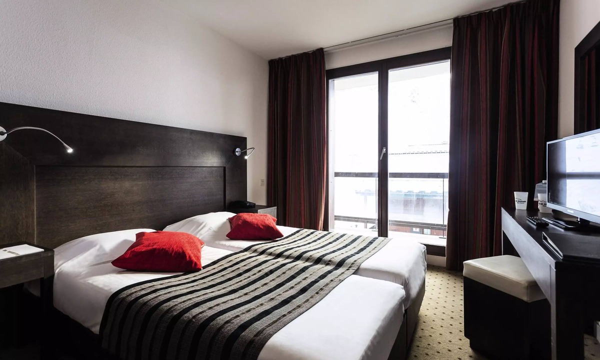 Val Claret Hotel | Hotel Tignes Le Diva - Breakfast - Classic Room 2 Adults with balcony