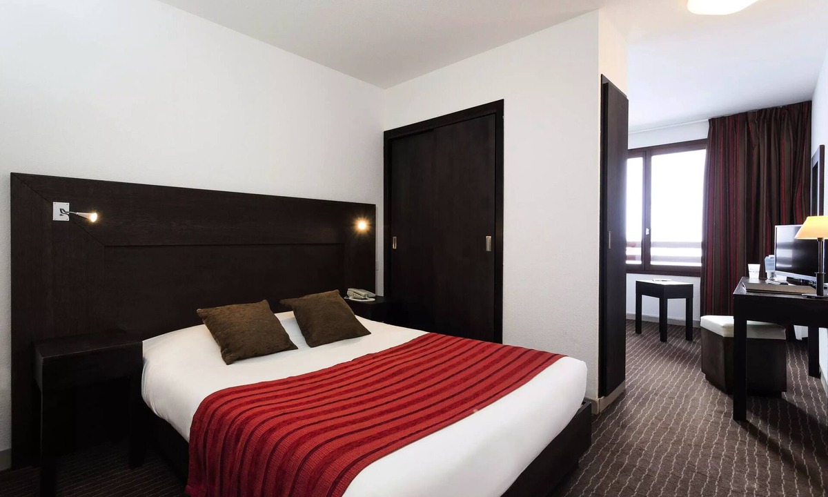 Val Claret Hotel | Hotel Tignes Le Diva - Breakfast - Classic Room Corner Night 2 Adults + 2 Children