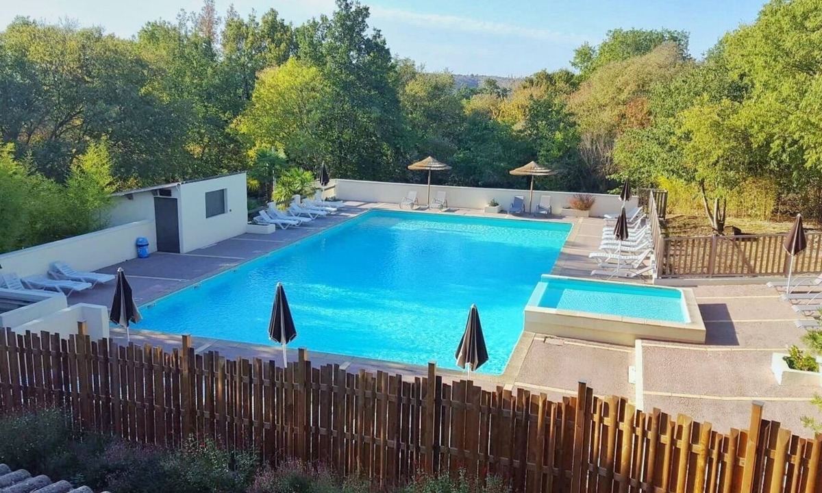 Montreal House | HOUSE 4 -Terrace, garden furniture, beautiful view, swimming pool, summer entertainment