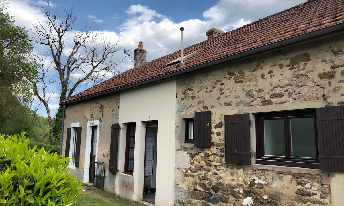 Chastellux-sur-Cure House | House with Castle View in the Heart of Morvan
