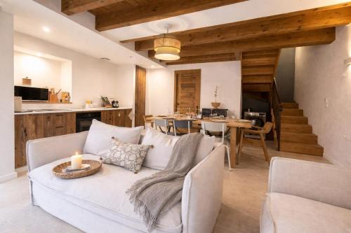 Conjux Villa | L'Hortense - Escapade luxueuse au bord du lac du Bourget