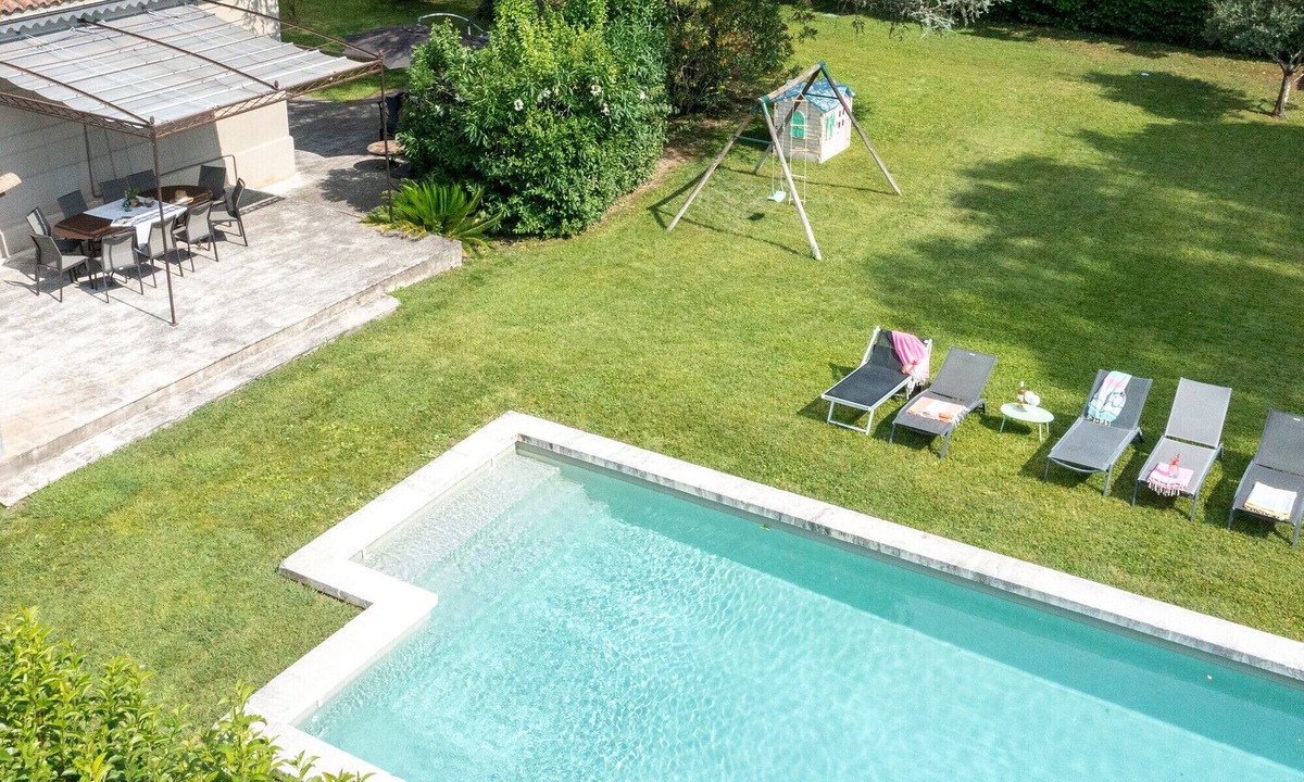Saint-Etienne-du-Gres Villa | La Bastide des Alpilles – Luxury family villa in Saint-Étienne-du-Grès with heated pool and summer kitchen