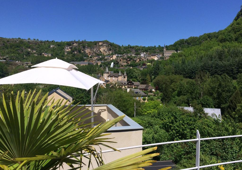 Salles-la-Source Bed & Breakfast | La Désirade
