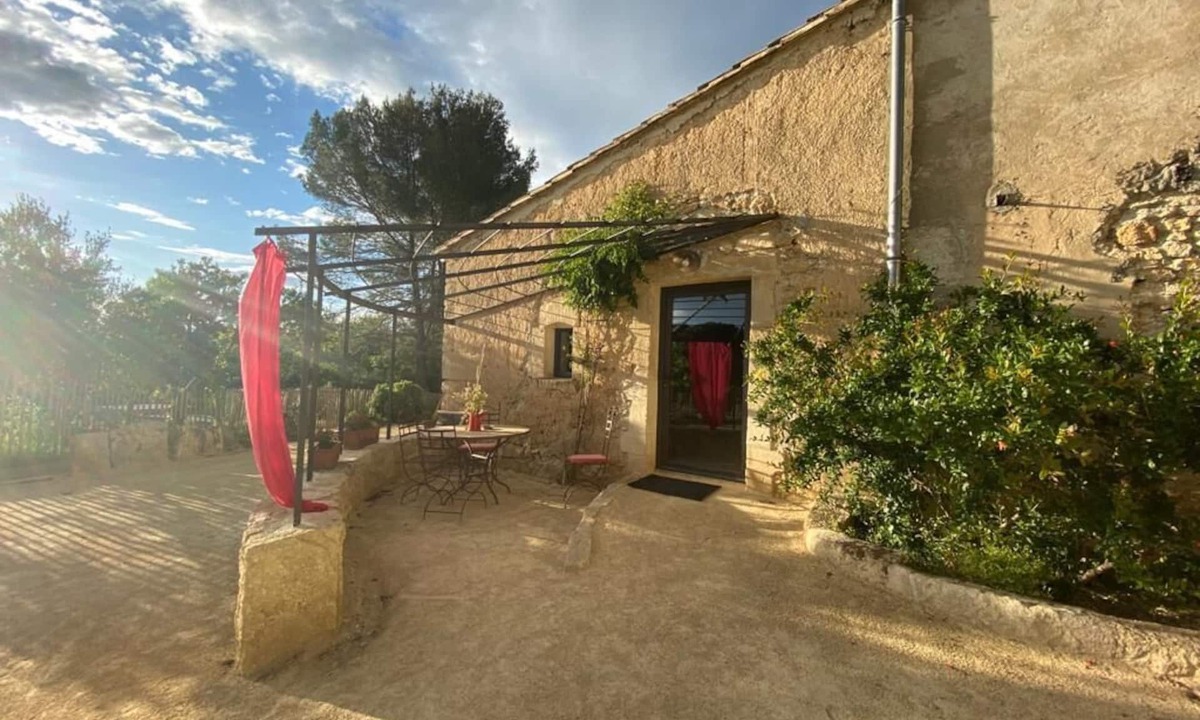 Junas House | "La Grange de Claudius" Gite Chic Avec Baignade Naturelle