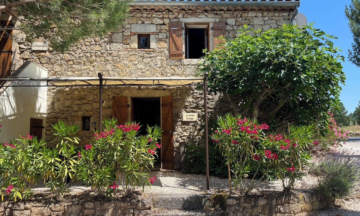 Lablachere House | La Petite Grange - Converted vaulted barn - South Ardèche - 2 ensuite bedrooms