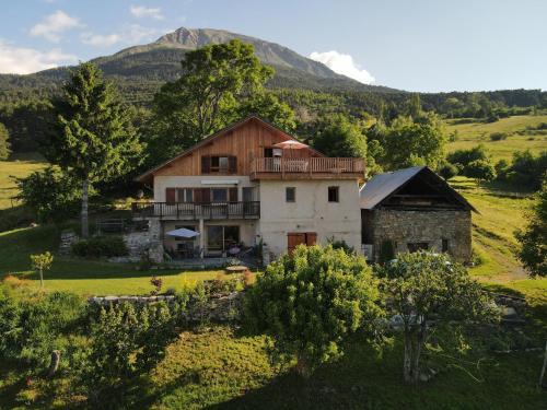 Puy-Sanieres Apartment | La Rawette