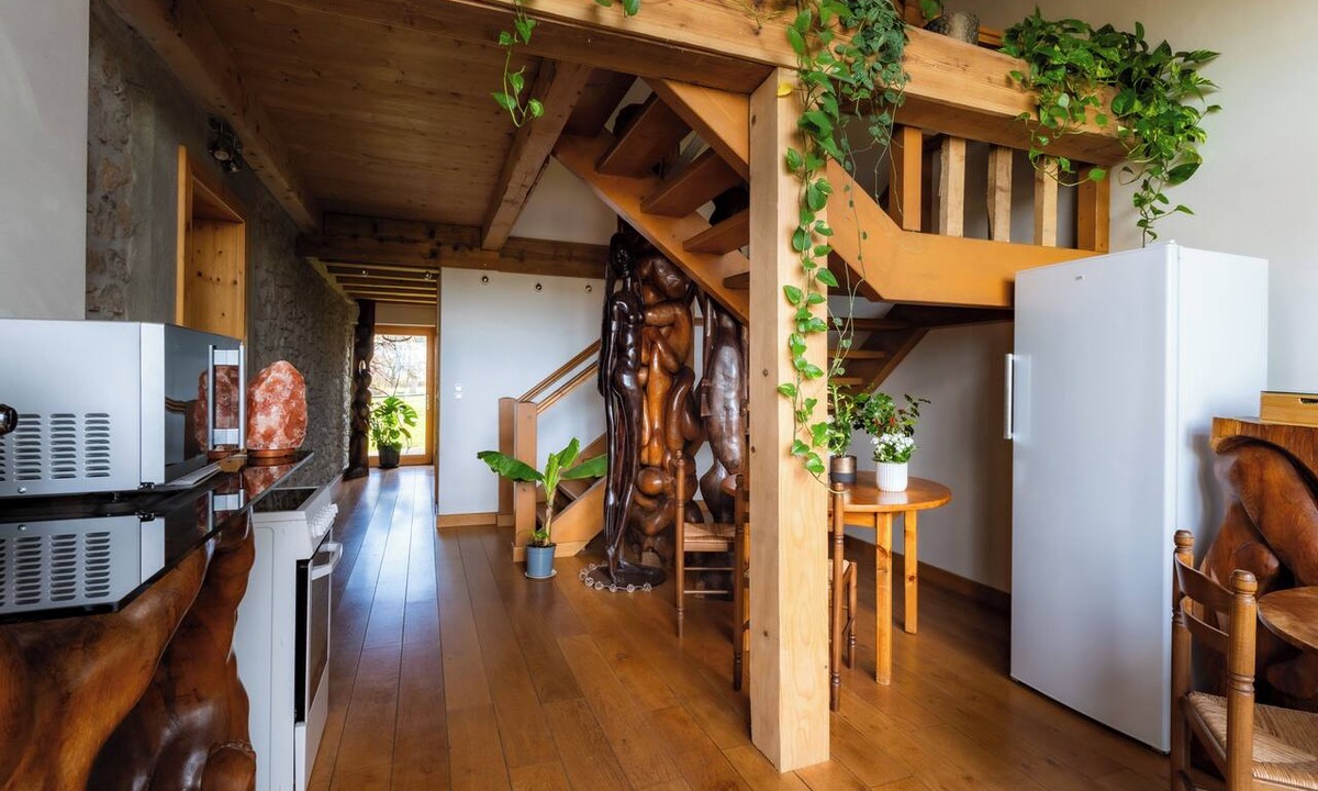 Neydens House | Large 7-Bedroom Home & Art Collection – 10 min from Geneva
