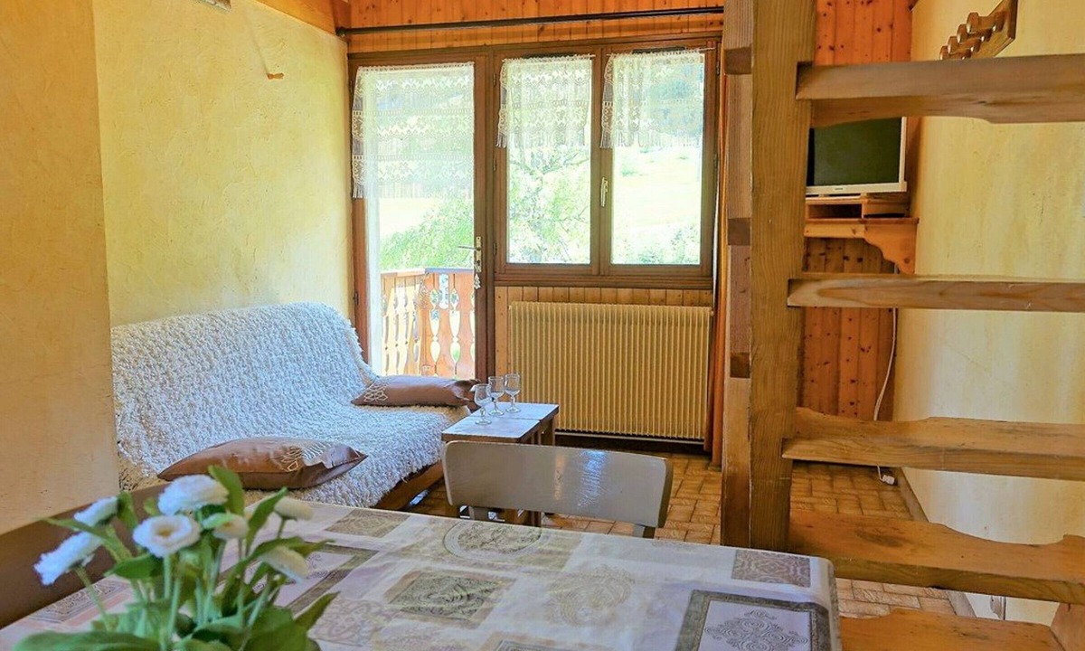 Areches Apartment | Large family apartment at the foot of the slopes for 8 people