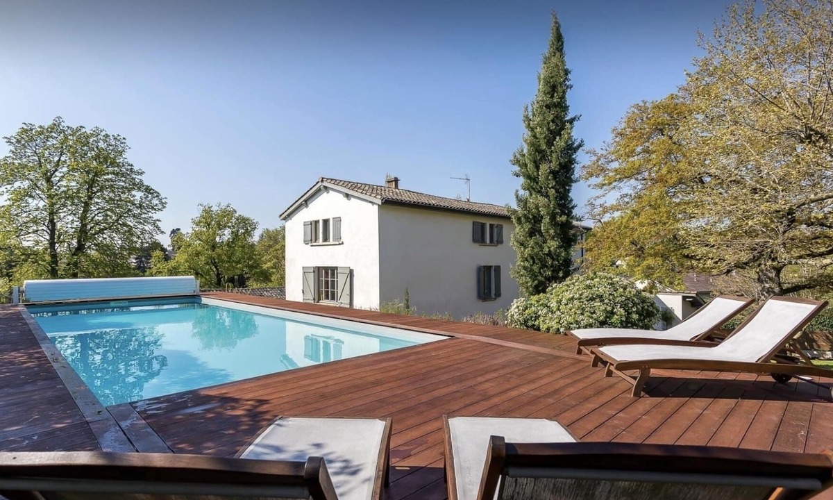 Saint-Genis-les-Ollieres House | Large family home with swimming pool