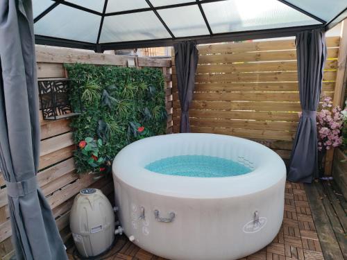 Champigny-sur-Marne Apartment | Le 301 Vercingétorix - Proche Paris & Disney avec jaccuzi et jardin privatif