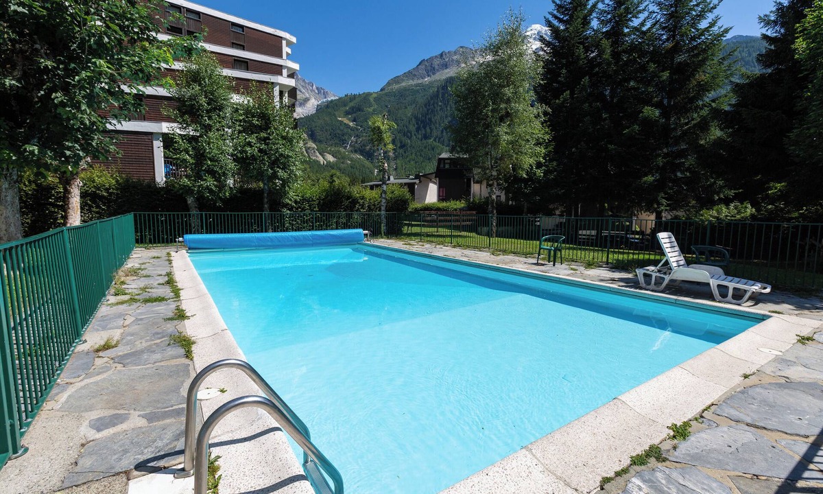 Argentiere Apartment | Le Bellevue 08 Cozy Alpine Apartment | Pool & Mountain Views, Argentière (Chamonix), France
