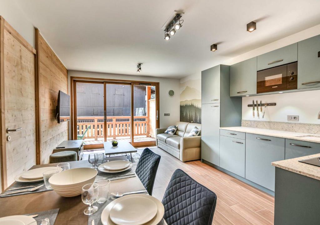 Les Gets Apartment | Le Génépi - Superbe T2 cabine 4-6 pers, neuf, à 50m des pistes, avec balcon, garage et WiFi - FR-1-685-67