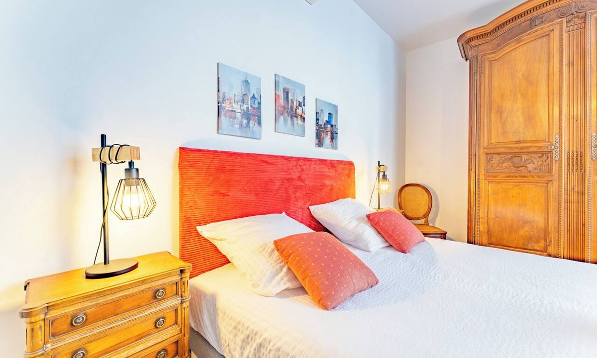 Montauban Apartment | Le Marybail: Elegant and comfortable, close to town center and museums