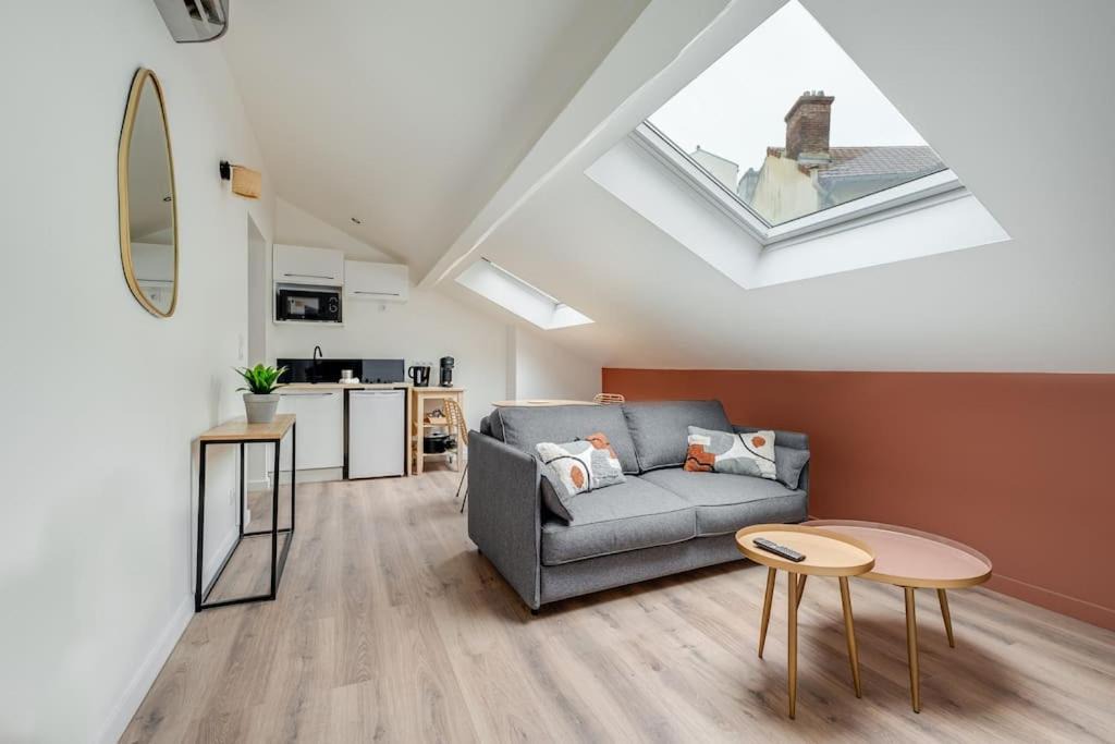Saint-Etienne Apartment | Le Terracota studio chaleureux et fonctionnel
